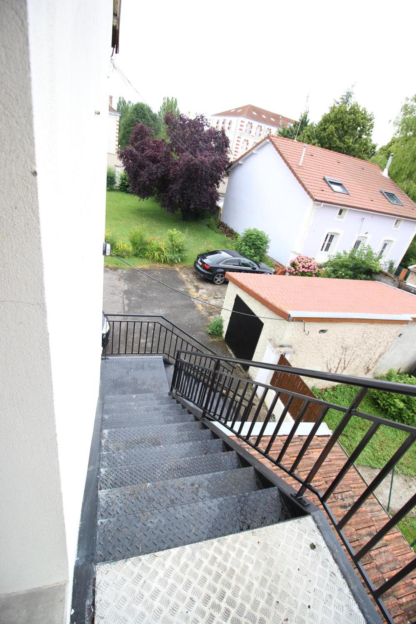 3 Chambres - Tres Grand Jardin Privee - Terrasse Privee - Garage Velo Et Moto - Parking Voiture Privee Dans La Propriete - Gere Par Presta-Zen'Services Thierville-sur-Meuse Exterior foto